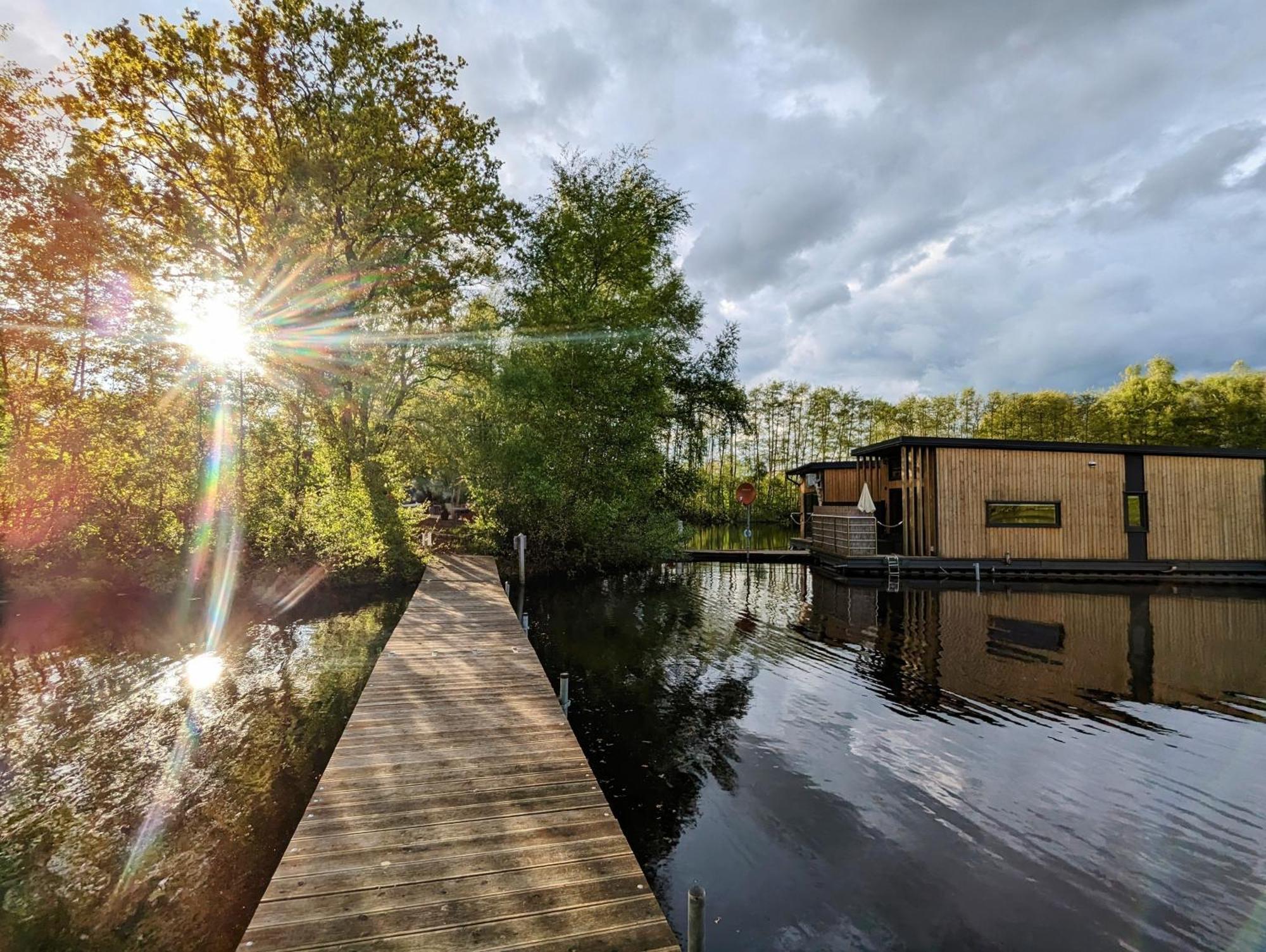 Hausboot Lena Hotel Папенбург Екстериор снимка