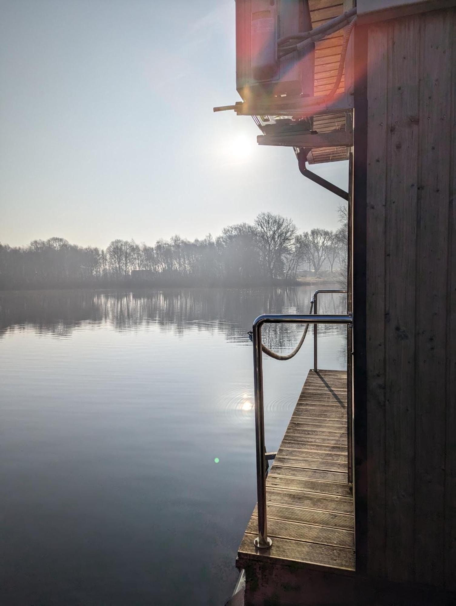 Hausboot Lena Hotel Папенбург Екстериор снимка